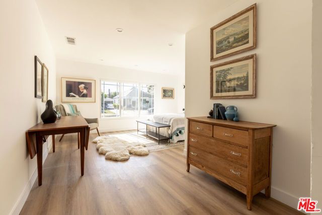 10516 Cimarron Street, Los Angeles, CA 90047
