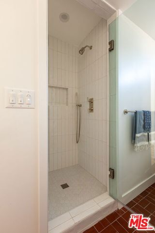 10516 Cimarron Street, Los Angeles, CA 90047