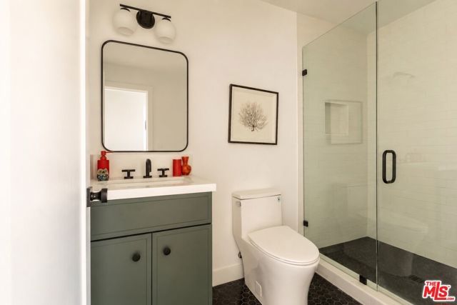 10516 Cimarron Street, Los Angeles, CA 90047