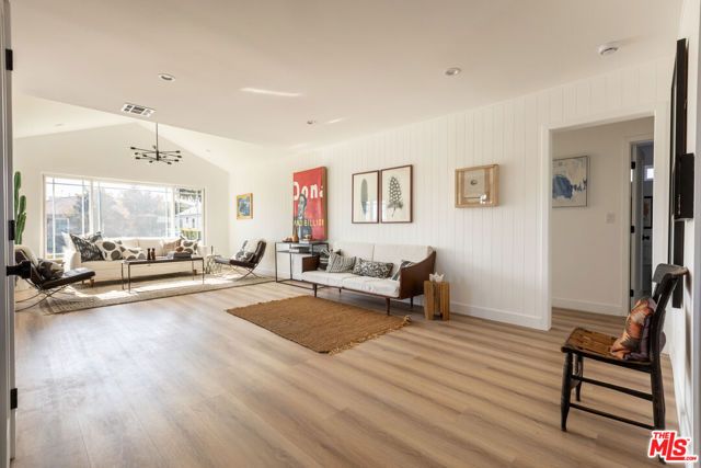 10516 Cimarron Street, Los Angeles, CA 90047