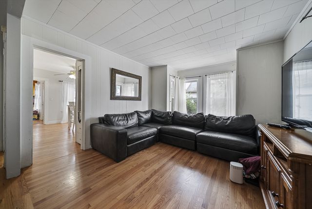 91 Oakwood Avenue, Lynn, MA 01902