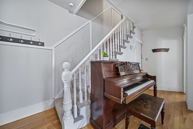 91 Oakwood Avenue, Lynn, MA 01902