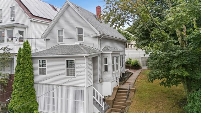 91 Oakwood Avenue, Lynn, MA 01902
