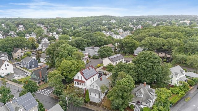 91 Oakwood Avenue, Lynn, MA 01902