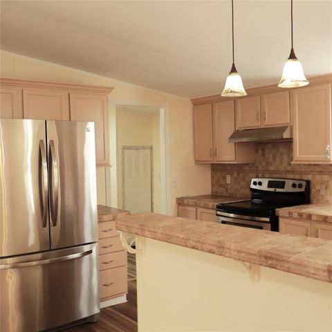 282 Texas Oak DR, Cedar Creek, TX 78612