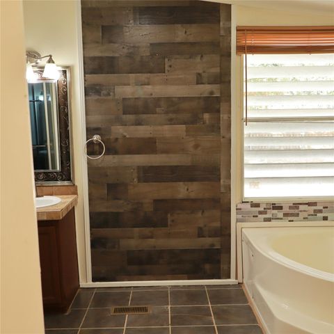 282 Texas Oak DR, Cedar Creek, TX 78612