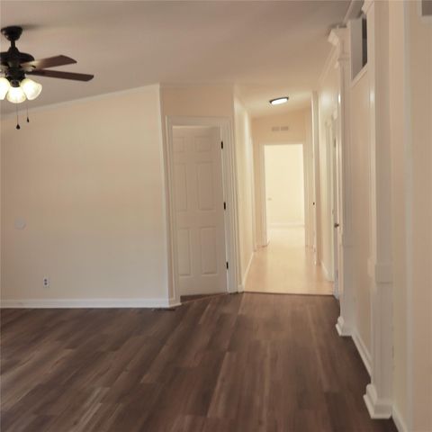 282 Texas Oak DR, Cedar Creek, TX 78612