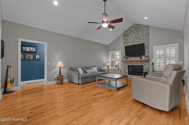 195 Devonshire Avenue, Seven Lakes, NC 27376