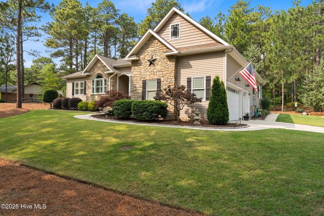 195 Devonshire Avenue, Seven Lakes, NC 27376