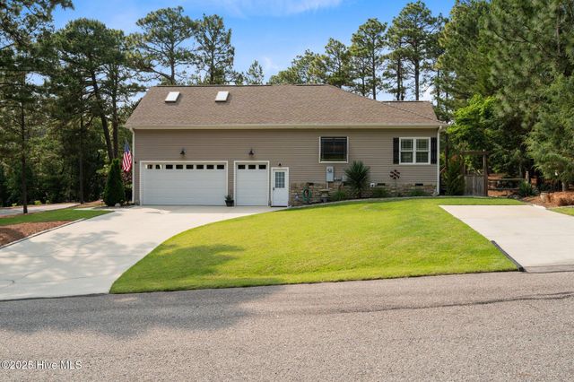 195 Devonshire Avenue, Seven Lakes, NC 27376