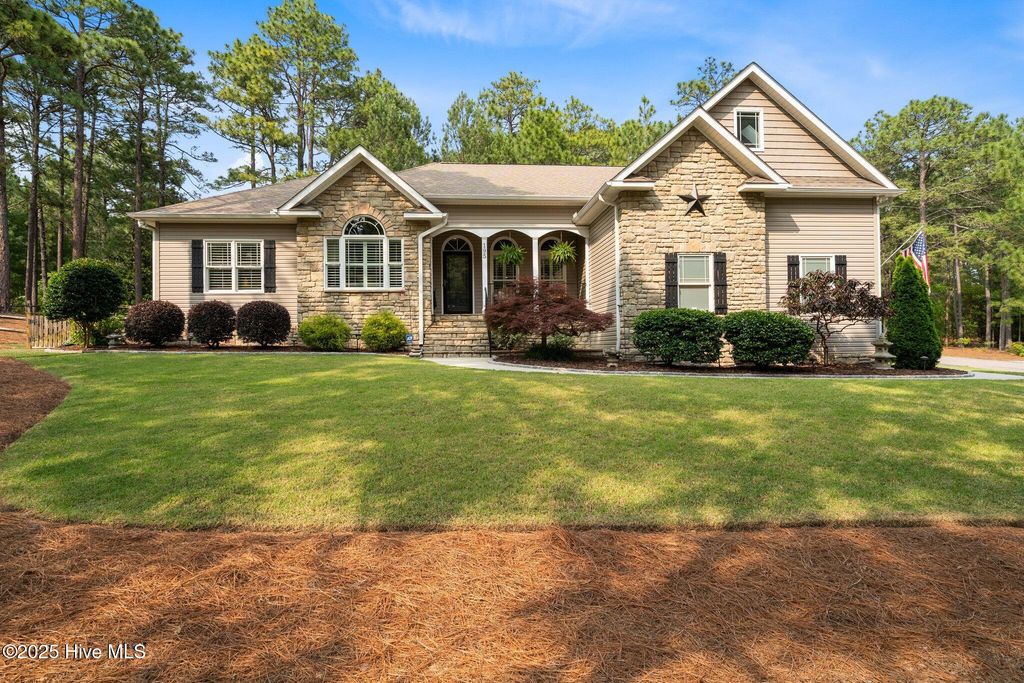 195 Devonshire Avenue, Seven Lakes, NC 27376