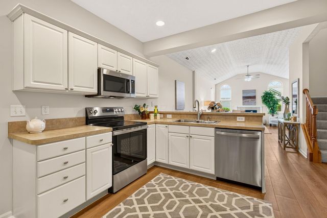 7434 Falls View Circle, Delaware, OH 43015
