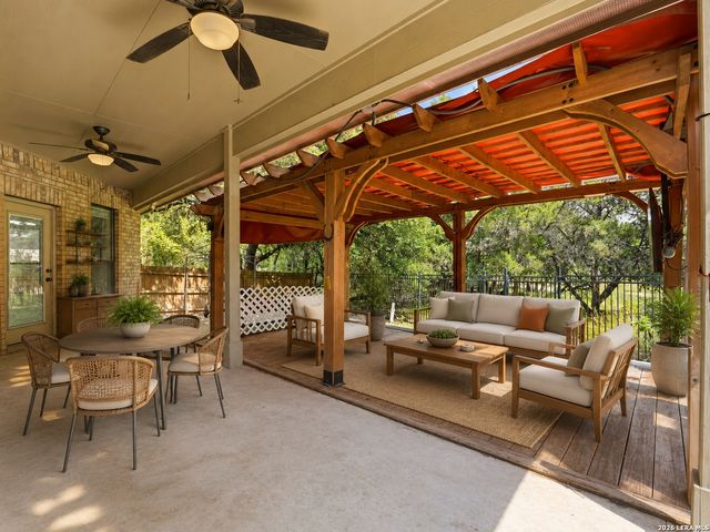 5542 Cross Pond, San Antonio, TX 78249