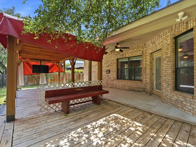5542 Cross Pond, San Antonio, TX 78249