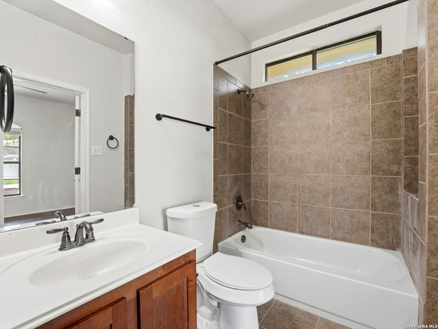 5542 Cross Pond, San Antonio, TX 78249