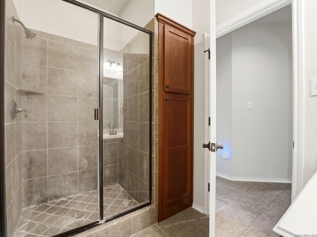 5542 Cross Pond, San Antonio, TX 78249