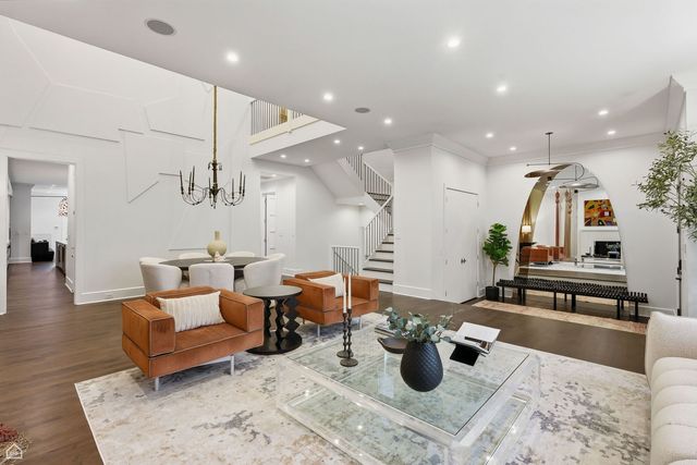 1838 N WOLCOTT Avenue, Chicago, IL 60622