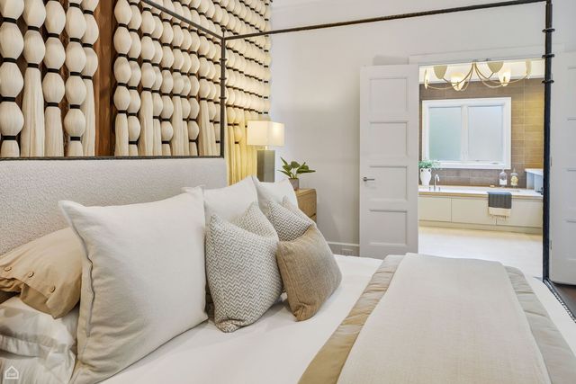 1838 N WOLCOTT Avenue, Chicago, IL 60622