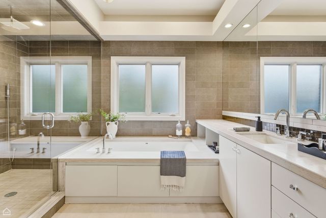 1838 N WOLCOTT Avenue, Chicago, IL 60622