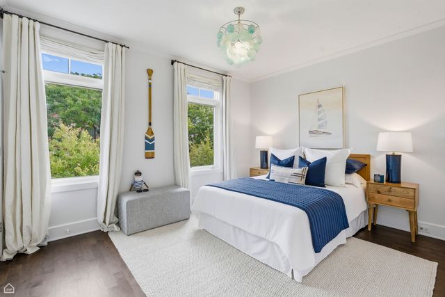 1838 N WOLCOTT Avenue, Chicago, IL 60622