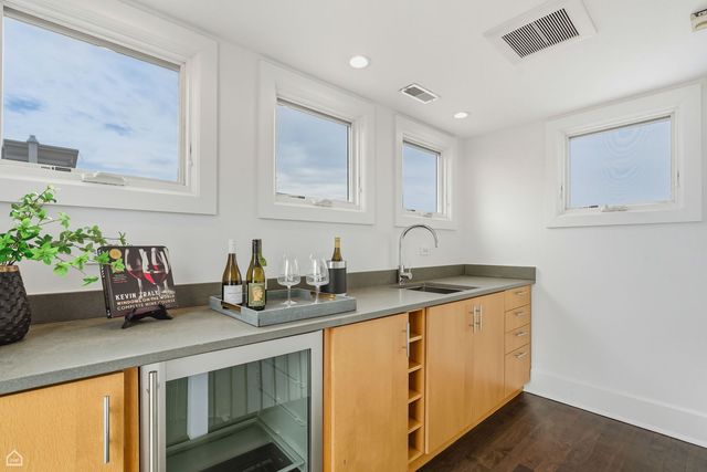 1838 N WOLCOTT Avenue, Chicago, IL 60622