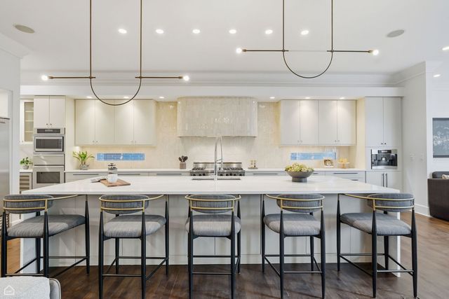 1838 N WOLCOTT Avenue, Chicago, IL 60622