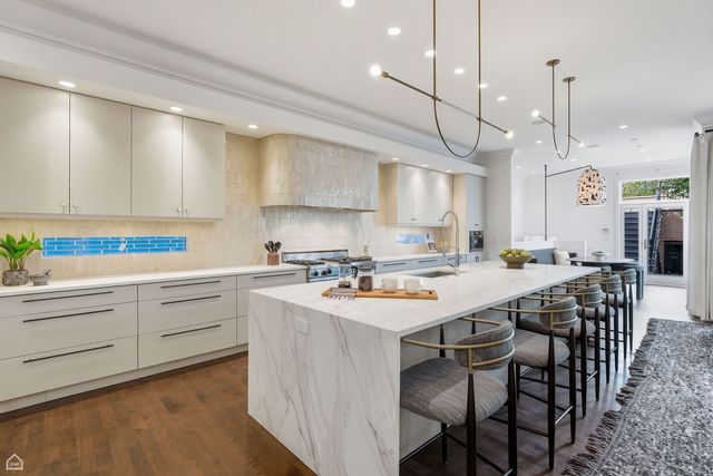 1838 N WOLCOTT Avenue, Chicago, IL 60622