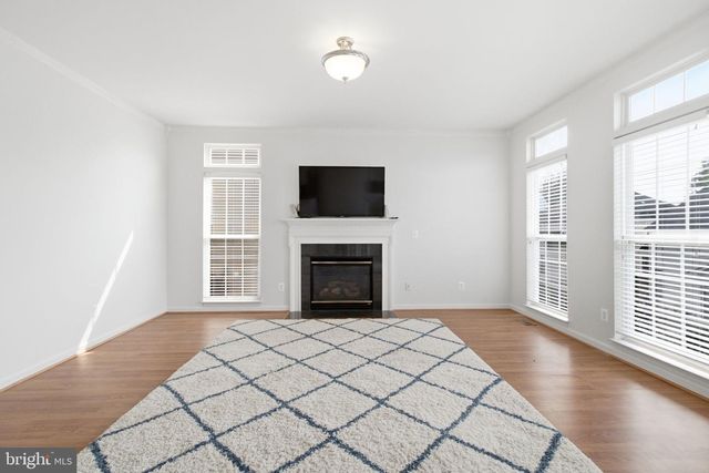 8016 TOWERING OAK WAY, Manassas, VA 20111