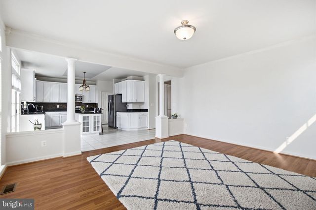 8016 TOWERING OAK WAY, Manassas, VA 20111