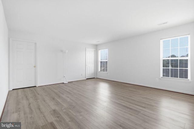 8016 TOWERING OAK WAY, Manassas, VA 20111