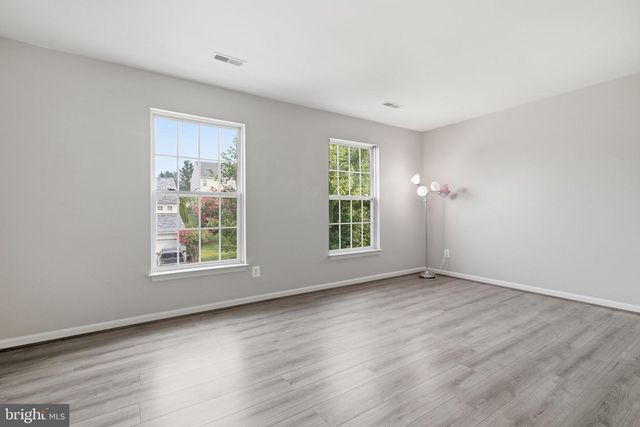 8016 TOWERING OAK WAY, Manassas, VA 20111
