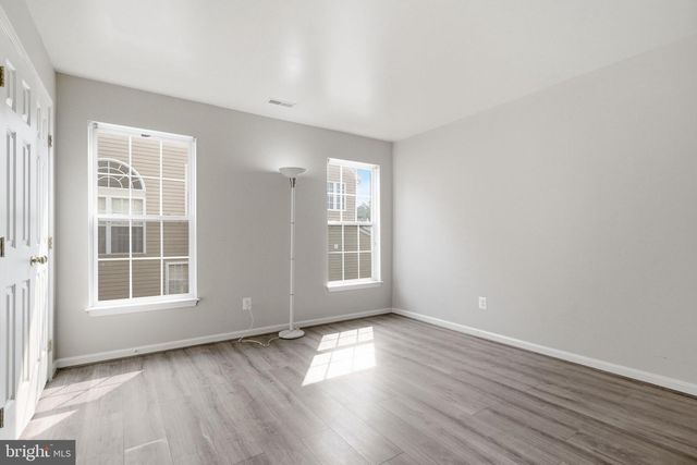 8016 TOWERING OAK WAY, Manassas, VA 20111