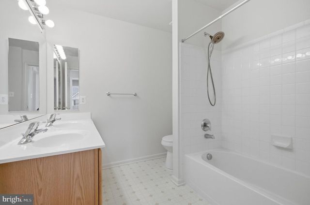 8016 TOWERING OAK WAY, Manassas, VA 20111