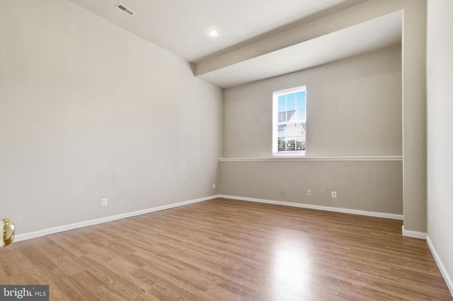 8016 TOWERING OAK WAY, Manassas, VA 20111
