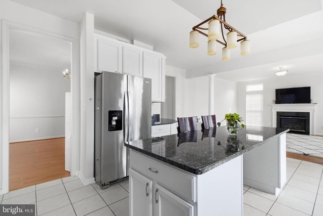 8016 TOWERING OAK WAY, Manassas, VA 20111
