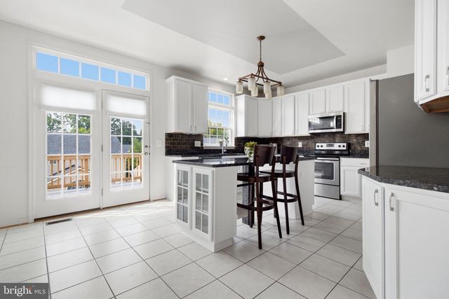 8016 TOWERING OAK WAY, Manassas, VA 20111