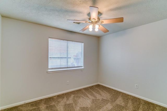 32211 Decker Oaks Drive, Pinehurst, TX 77362