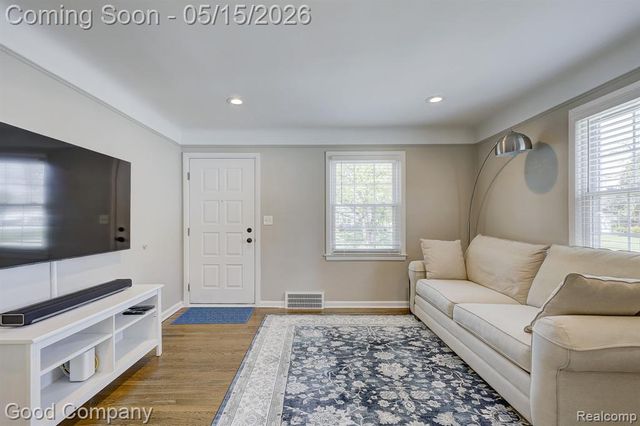 1706 N Blair Avenue, Royal Oak, MI 48067