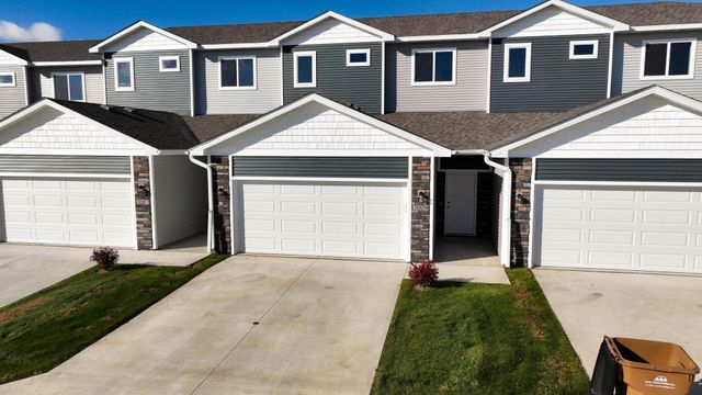 3009 Bracken Place, Norwalk, IA 50211