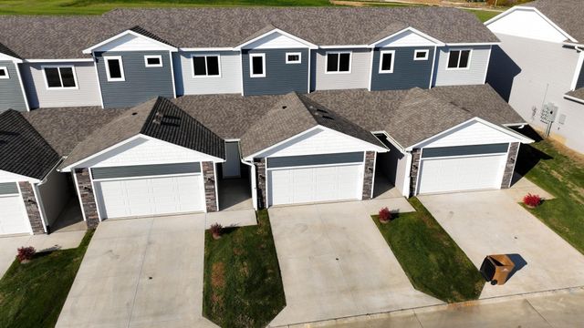 3009 Bracken Place, Norwalk, IA 50211