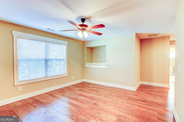 107 Beverly Farms Drive, Sharpsburg, GA 30277