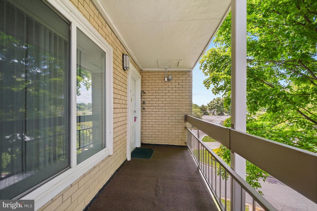 Image 1 of property listing at 15101 GLADE DR #10-3G, Silver Spring, MD 20906