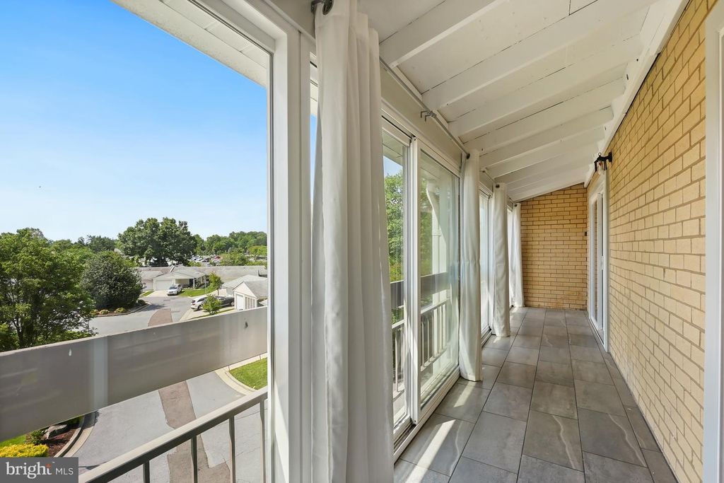 Image 12 of property listing at 15101 GLADE DR #10-3G, Silver Spring, MD 20906