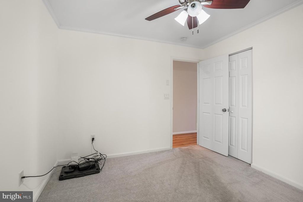 Image 19 of property listing at 15101 GLADE DR #10-3G, Silver Spring, MD 20906
