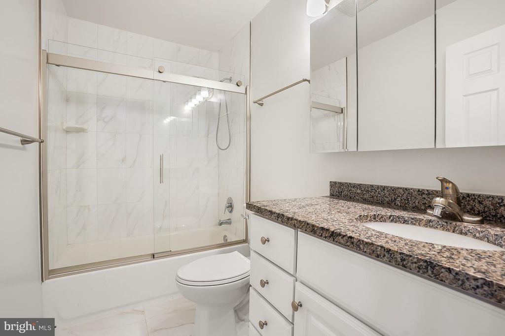 Image 20 of property listing at 15101 GLADE DR #10-3G, Silver Spring, MD 20906