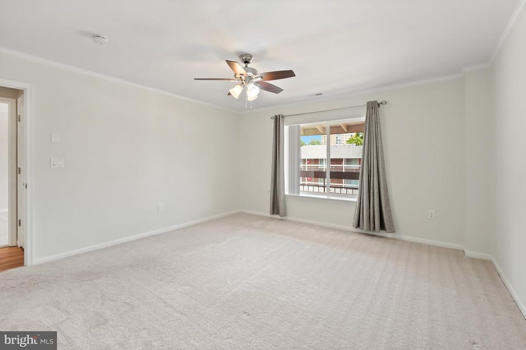 Image 26 of property listing at 15101 GLADE DR #10-3G, Silver Spring, MD 20906