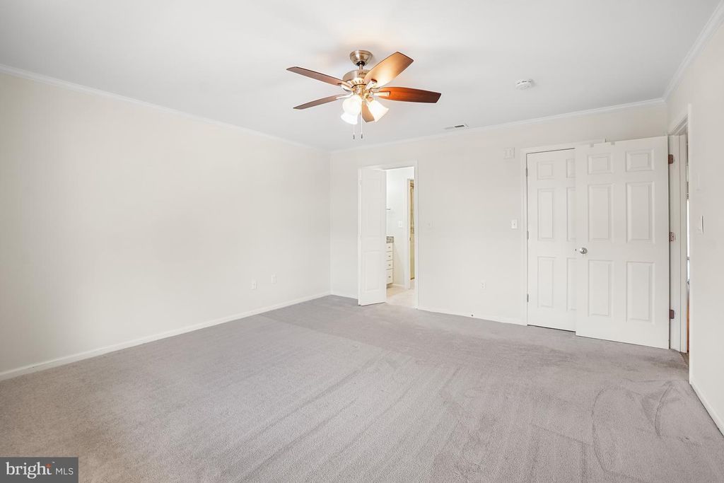 Image 27 of property listing at 15101 GLADE DR #10-3G, Silver Spring, MD 20906
