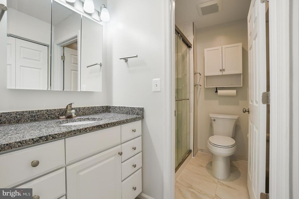 Image 30 of property listing at 15101 GLADE DR #10-3G, Silver Spring, MD 20906