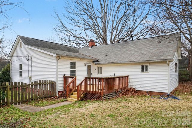 318 E Pressley Avenue, Mooresville, NC 28115