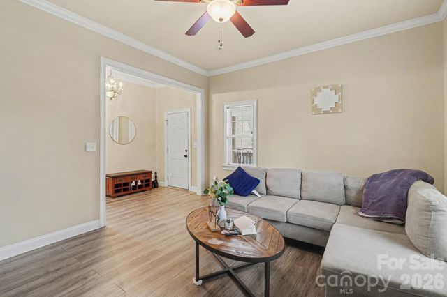 318 E Pressley Avenue, Mooresville, NC 28115